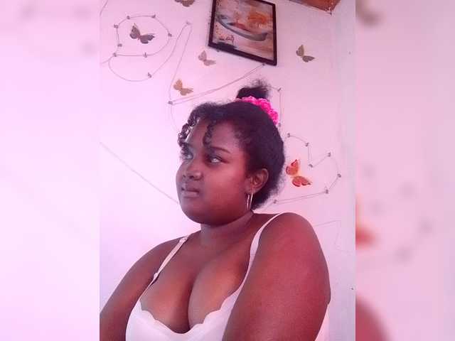 Ezrahsexy's BongaCams show and profile