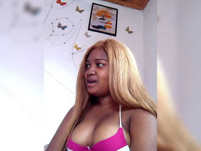 Ezrahsexy's BongaCams show and profile