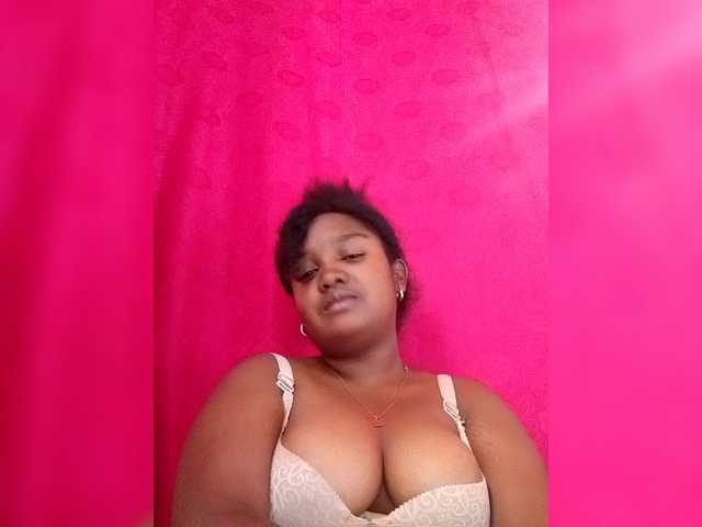 Ezrahsexy's BongaCams show and profile