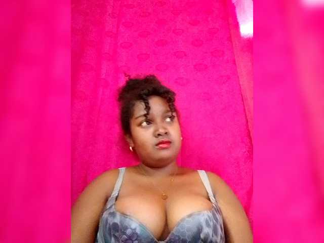 Ezrahsexy's BongaCams show and profile