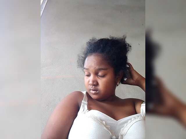 Ezrahsexy's BongaCams show and profile