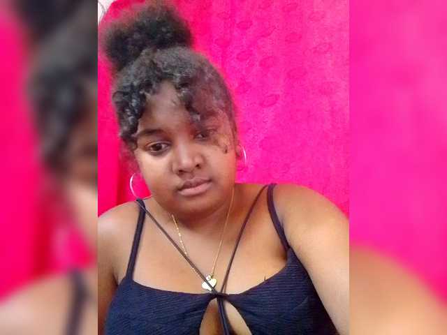 Ezrahsexy's BongaCams show and profile