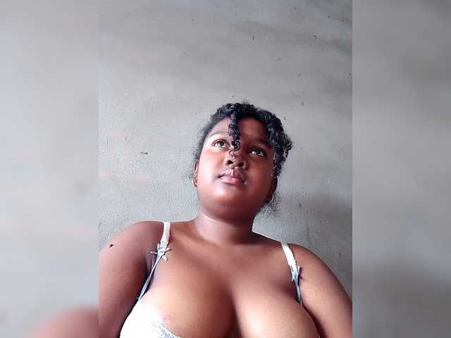 Ezrahsexy's BongaCams show and profile