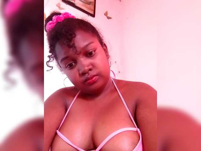 Ezrahsexy's BongaCams show and profile