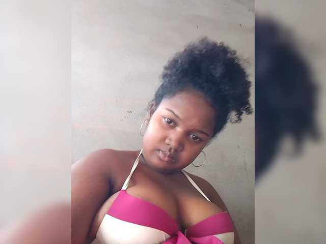 Ezrahsexy's BongaCams show and profile