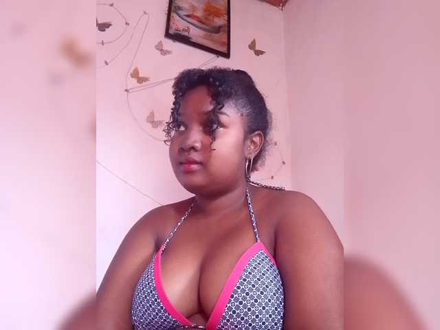 Ezrahsexy's BongaCams show and profile