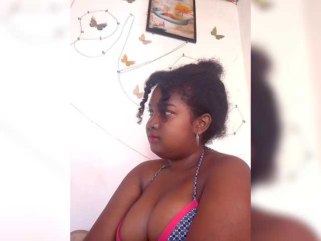 Ezrahsexy's BongaCams show and profile