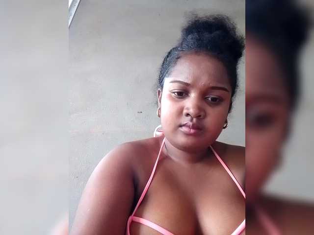 Ezrahsexy's BongaCams show and profile