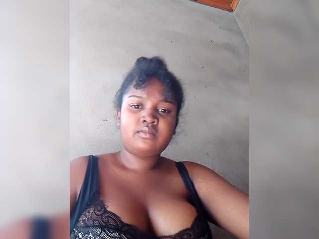 Ezrahsexy's BongaCams show and profile