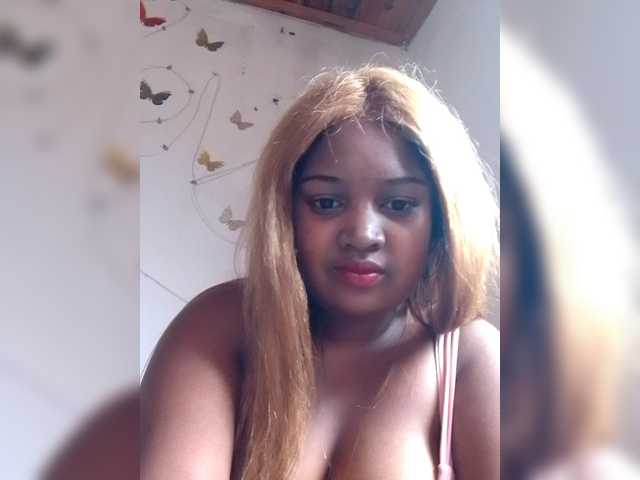 Ezrahsexy's BongaCams show and profile