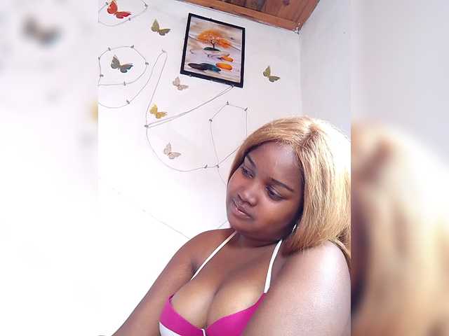 Ezrahsexy from BongaCams is Freechat