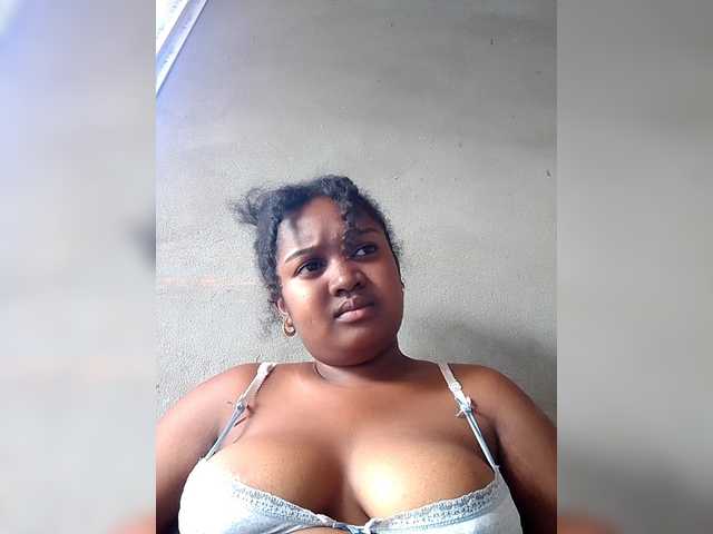 Ezrahsexy's BongaCams show and profile