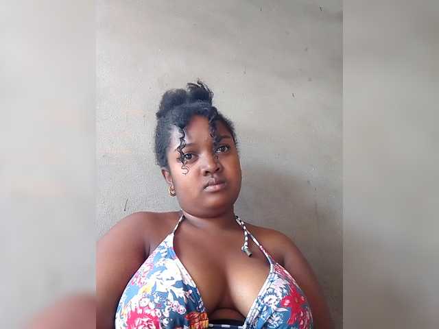 Ezrahsexy's BongaCams show and profile