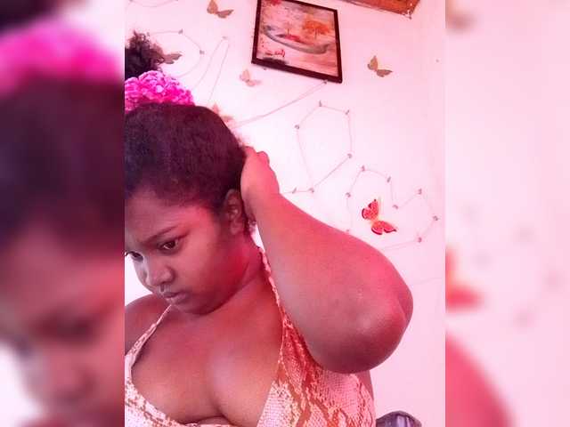 Ezrahsexy's BongaCams show and profile