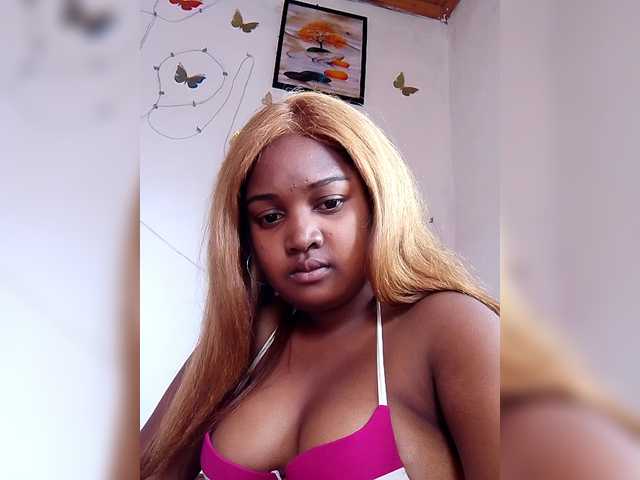 Ezrahsexy from BongaCams is Freechat