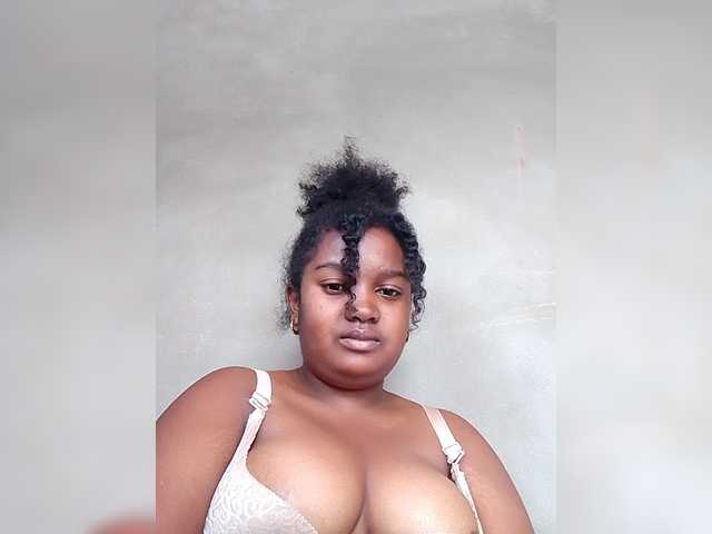 Ezrahsexy's BongaCams show and profile