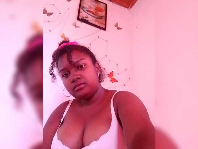 Ezrahsexy's BongaCams show and profile