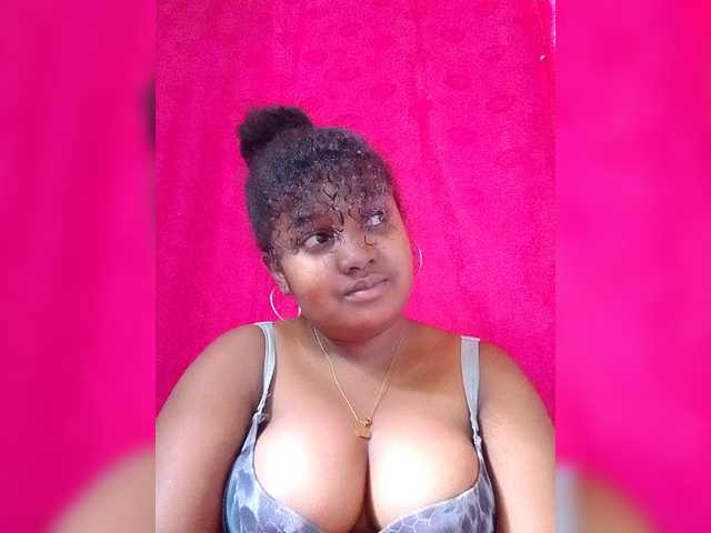 Ezrahsexy's BongaCams show and profile