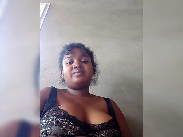 Ezrahsexy's BongaCams show and profile