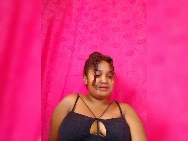 Ezrahsexy's BongaCams show and profile