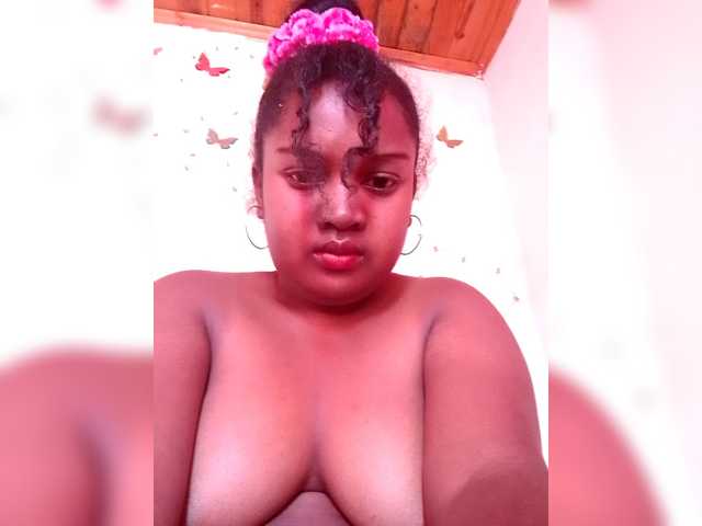 Ezrahsexy's BongaCams show and profile