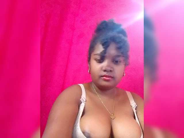 Ezrahsexy's BongaCams show and profile