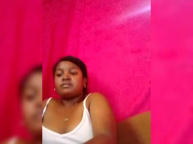 Ezrahsexy's BongaCams show and profile