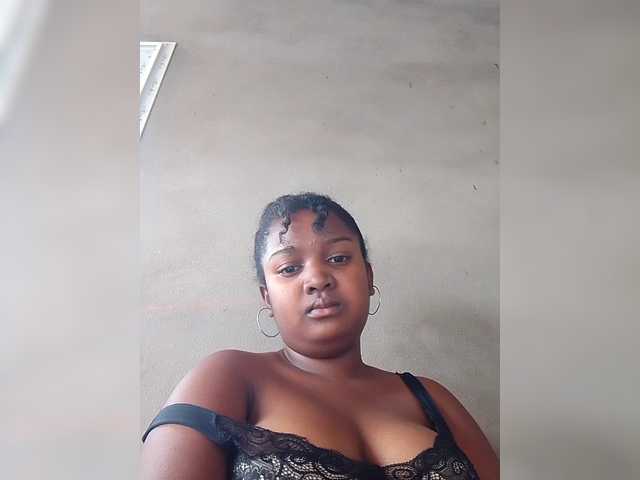 Ezrahsexy's BongaCams show and profile