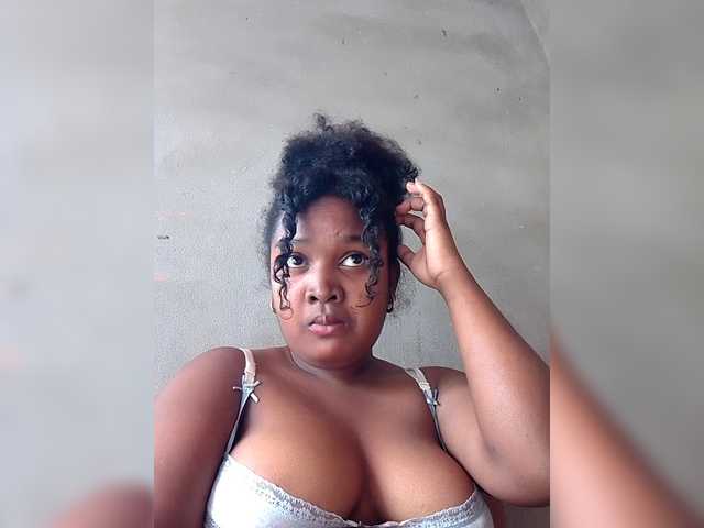 Ezrahsexy's BongaCams show and profile