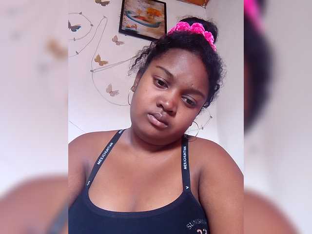 Ezrahsexy's BongaCams show and profile