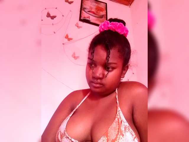 Ezrahsexy's BongaCams show and profile