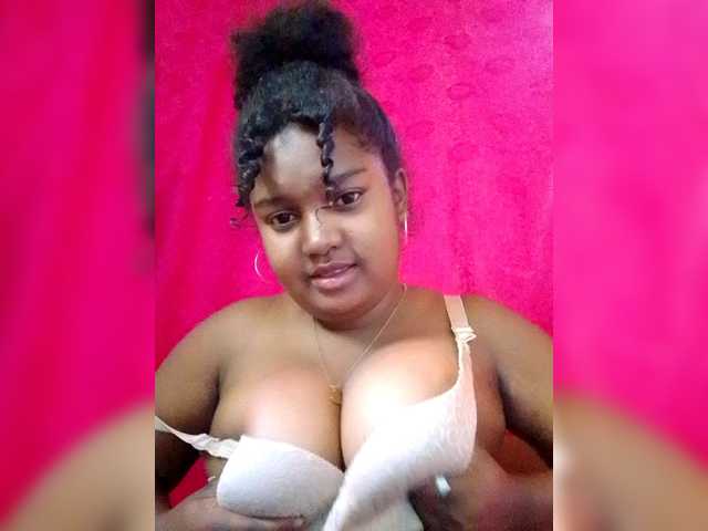 Ezrahsexy's BongaCams show and profile