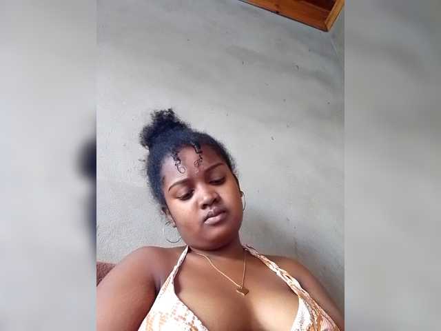 Ezrahsexy's BongaCams show and profile