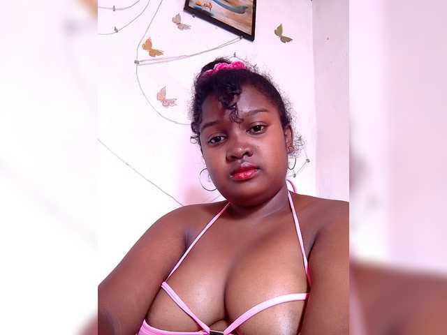 Ezrahsexy's BongaCams show and profile