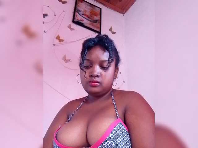 Ezrahsexy's BongaCams show and profile