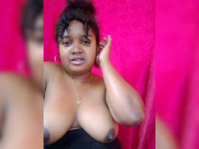 Ezrahsexy's BongaCams show and profile