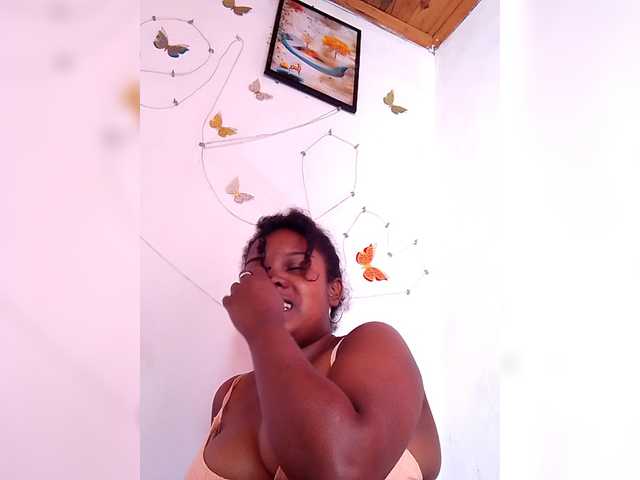 Ezrahsexy's BongaCams show and profile