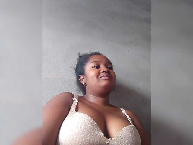 Ezrahsexy's BongaCams show and profile