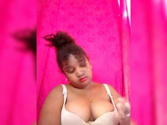 Ezrahsexy's BongaCams show and profile