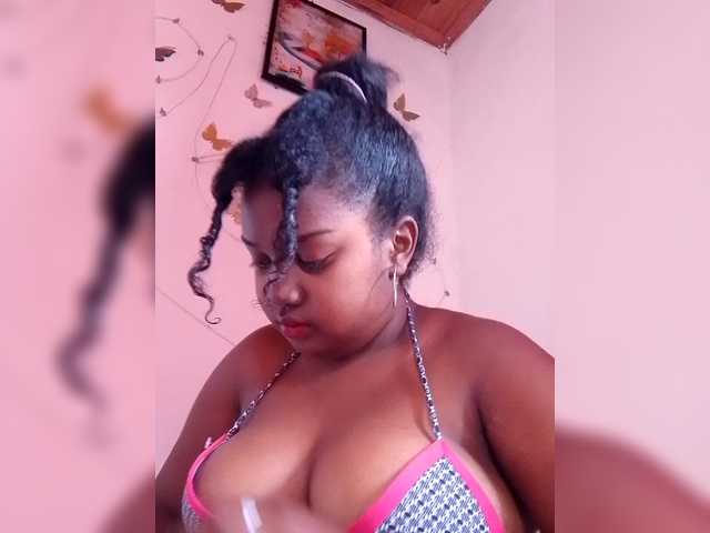 Ezrahsexy's BongaCams show and profile