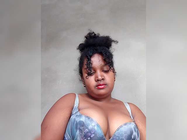 Ezrahsexy's BongaCams show and profile