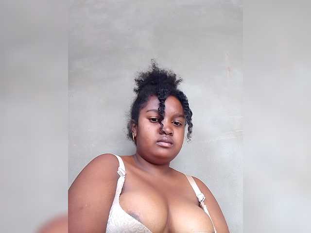 Ezrahsexy's BongaCams show and profile