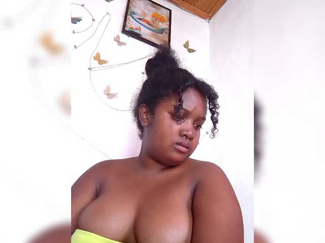 Ezrahsexy's BongaCams show and profile