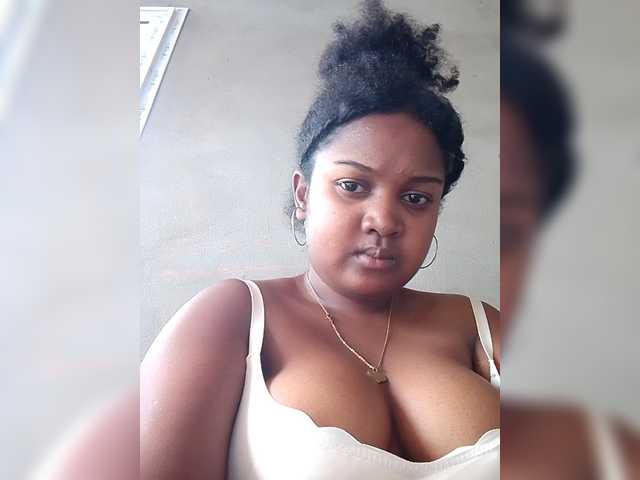 Ezrahsexy's BongaCams show and profile