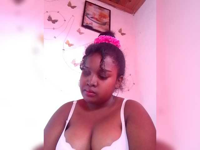 Ezrahsexy's BongaCams show and profile