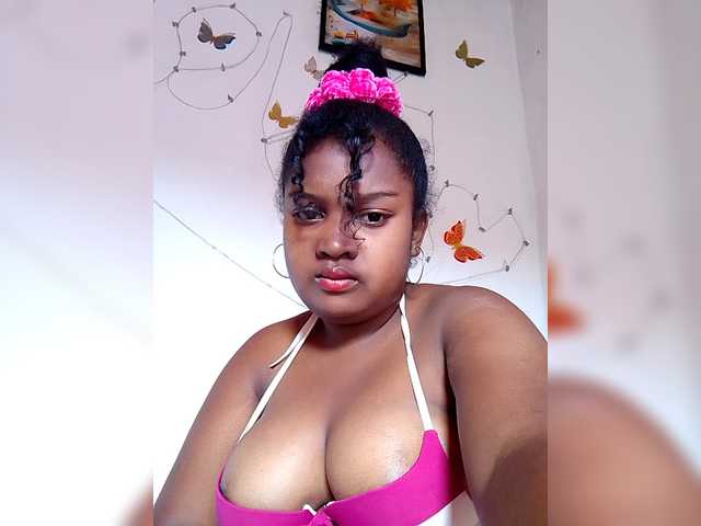 Ezrahsexy's BongaCams show and profile