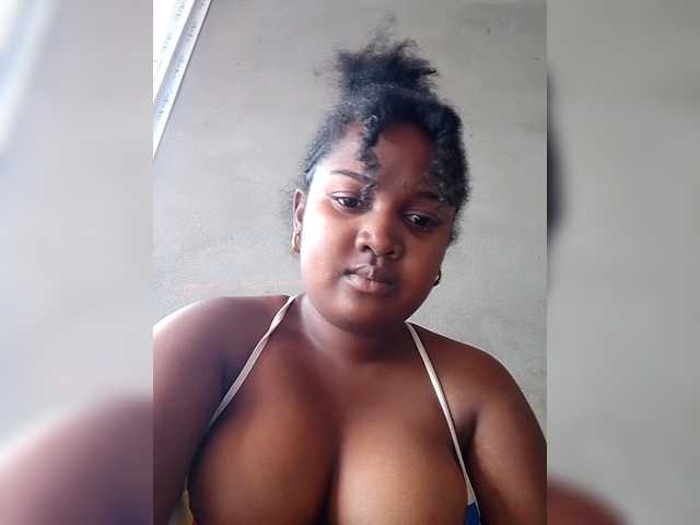 Ezrahsexy's BongaCams show and profile