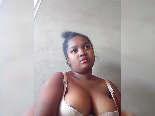 Ezrahsexy's BongaCams show and profile