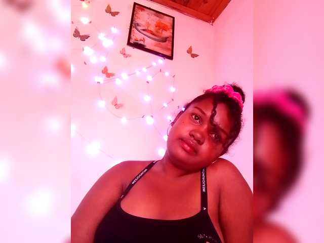 Ezrahsexy's BongaCams show and profile