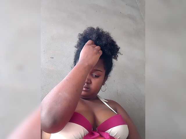 Ezrahsexy's BongaCams show and profile